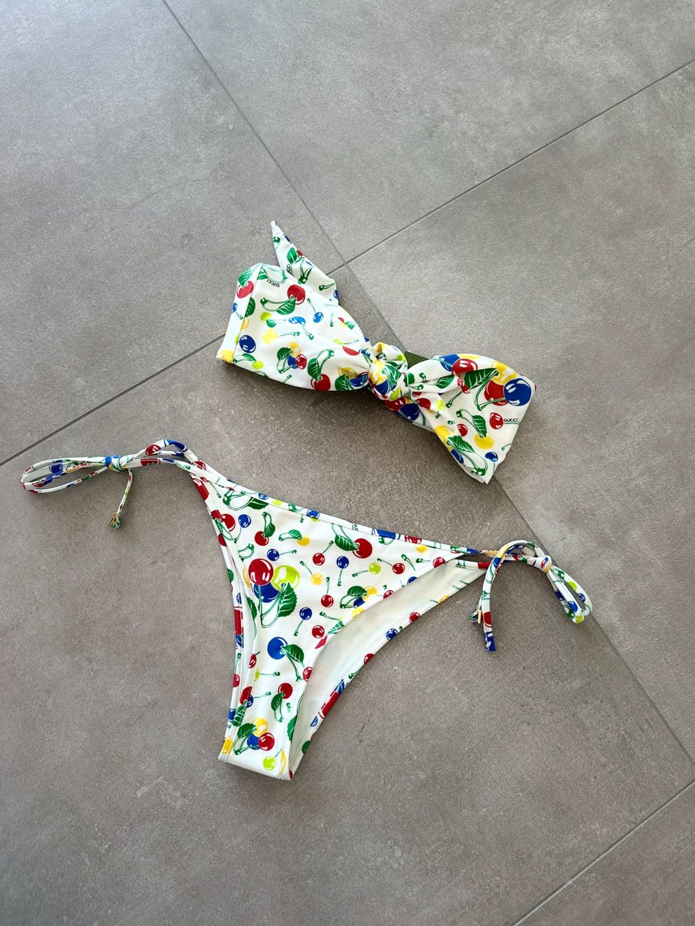 Gucci Maillots de bain & Bikinis: New swim costume Gucci – Neuf avec emballage d'origine à Lugano par juledo