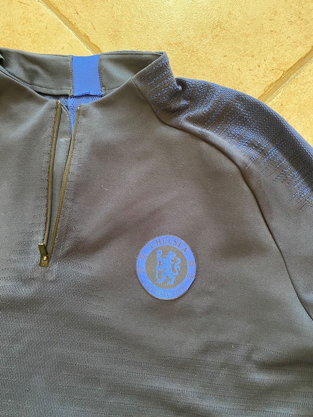 Nike T-Shirts: Pull Nike Manchester xxl – Gebraucht aus Blonay von Ollorvi 2