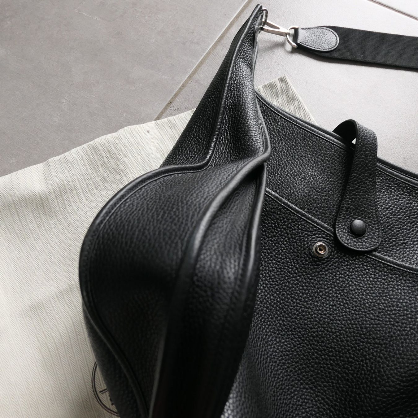 Hermès Taschen: Sac Evelyne III de Hermès TGM – Gebraucht aus Chavannes-de-Bogis von con_x8wy 3