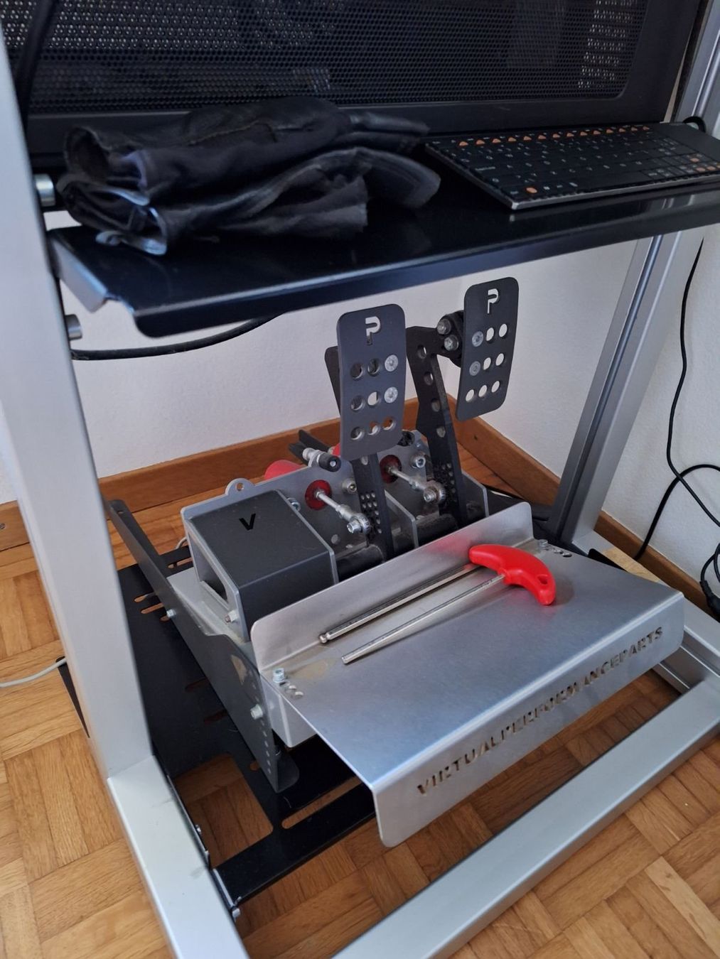 Sedie: Sim-Racing-Cockpit aus Aluminium – Usato da Worb venduto da nfsolutions 3
