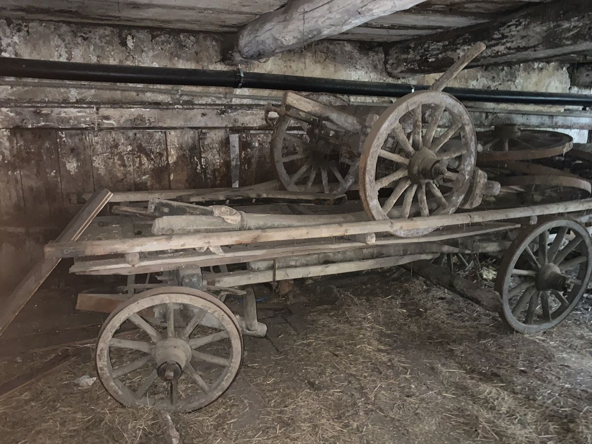 Véhicules utilitaires: Antiker Heuwagen – D'occasion à Pontresina par nad_f9vt