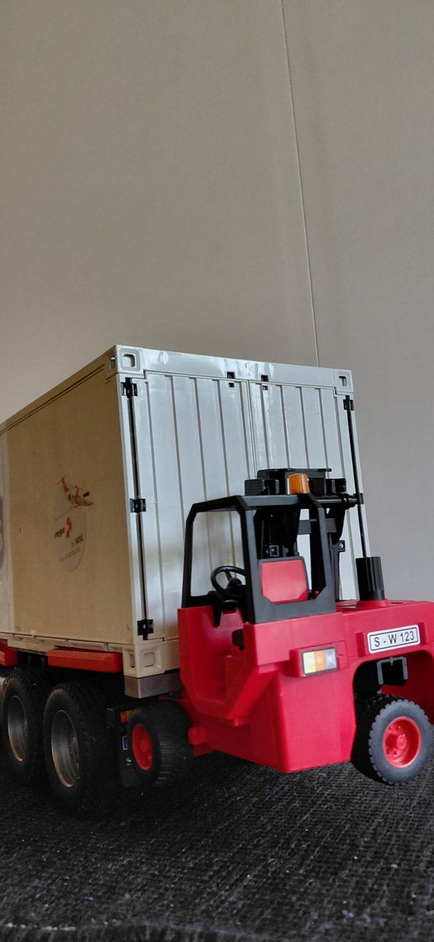 Bruder Jouets: Bruder Ups Logistik LKW – D'occasion à Linthal par Suzan9 1