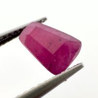 Natural Ruby - 8 x 5 mm - 1.94 ct