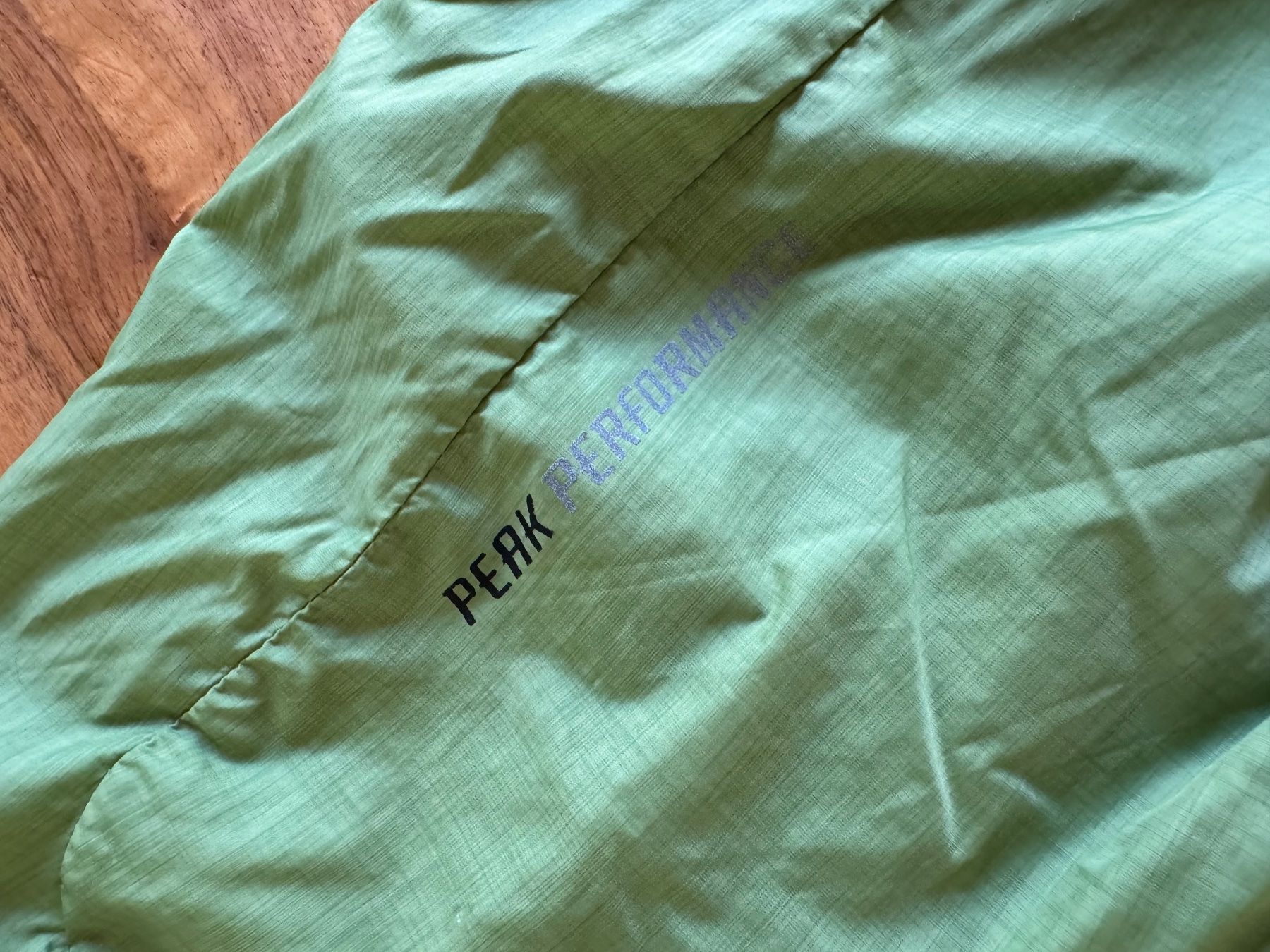 Peak Performance Jacken: Leichte Herrenjacke Peak Performance Grösse M Grün – Gebraucht aus Meiringen von Jackwashere 2