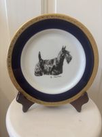 Assiette décorative avec un terrier peint à la main