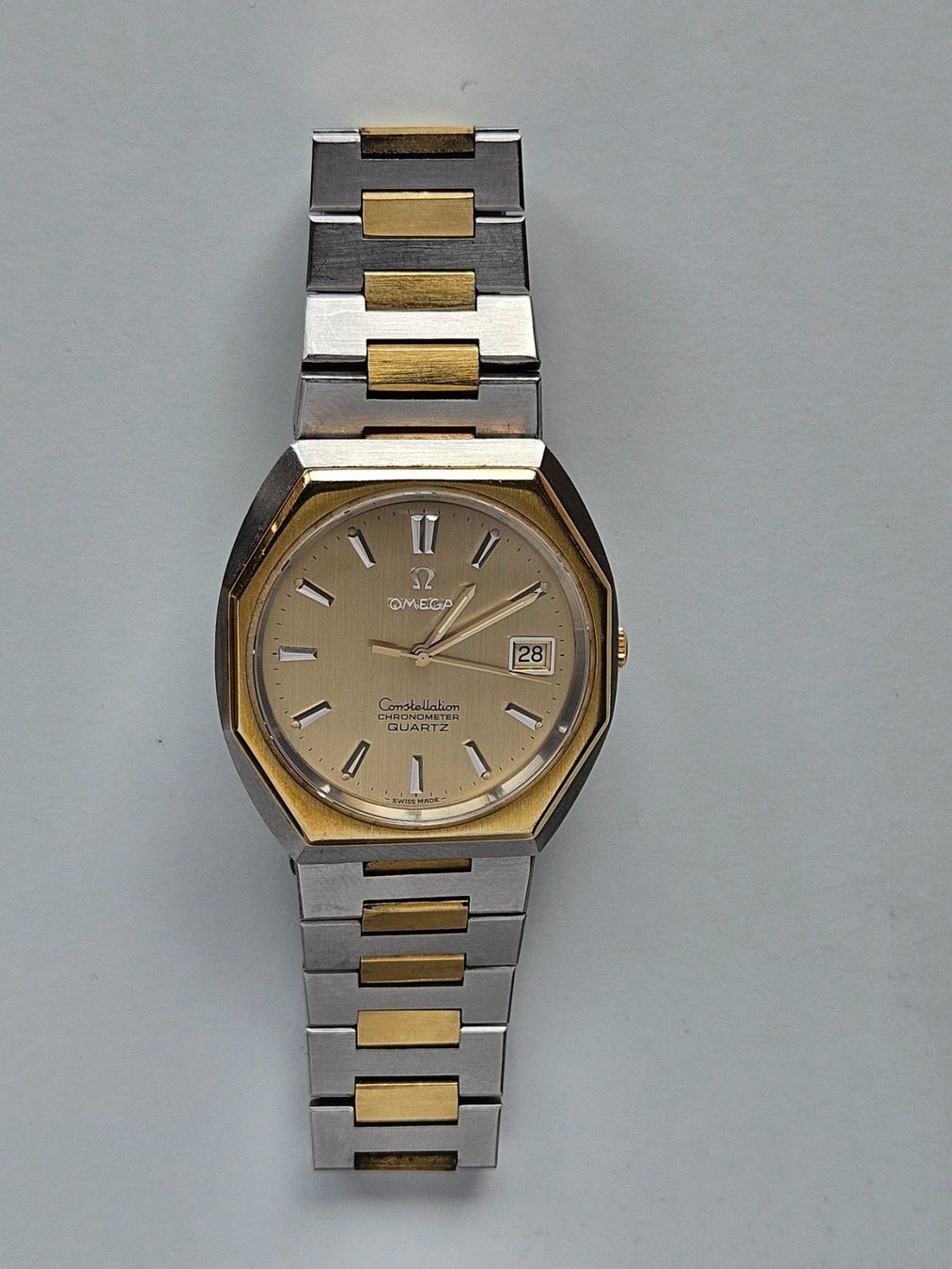 Omega Orologi: Omega Constellation Chronometer Quartz Date Gold SS – Usato da Berikon venduto da mmm21