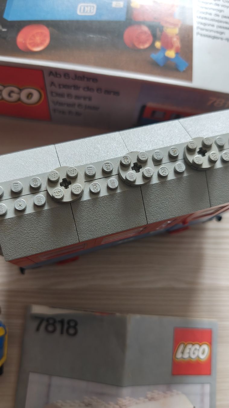 Lego Spielzeuge: Lego Eisenbahnwagen 7818 – Gebraucht aus Effretikon von Superkarin7 4
