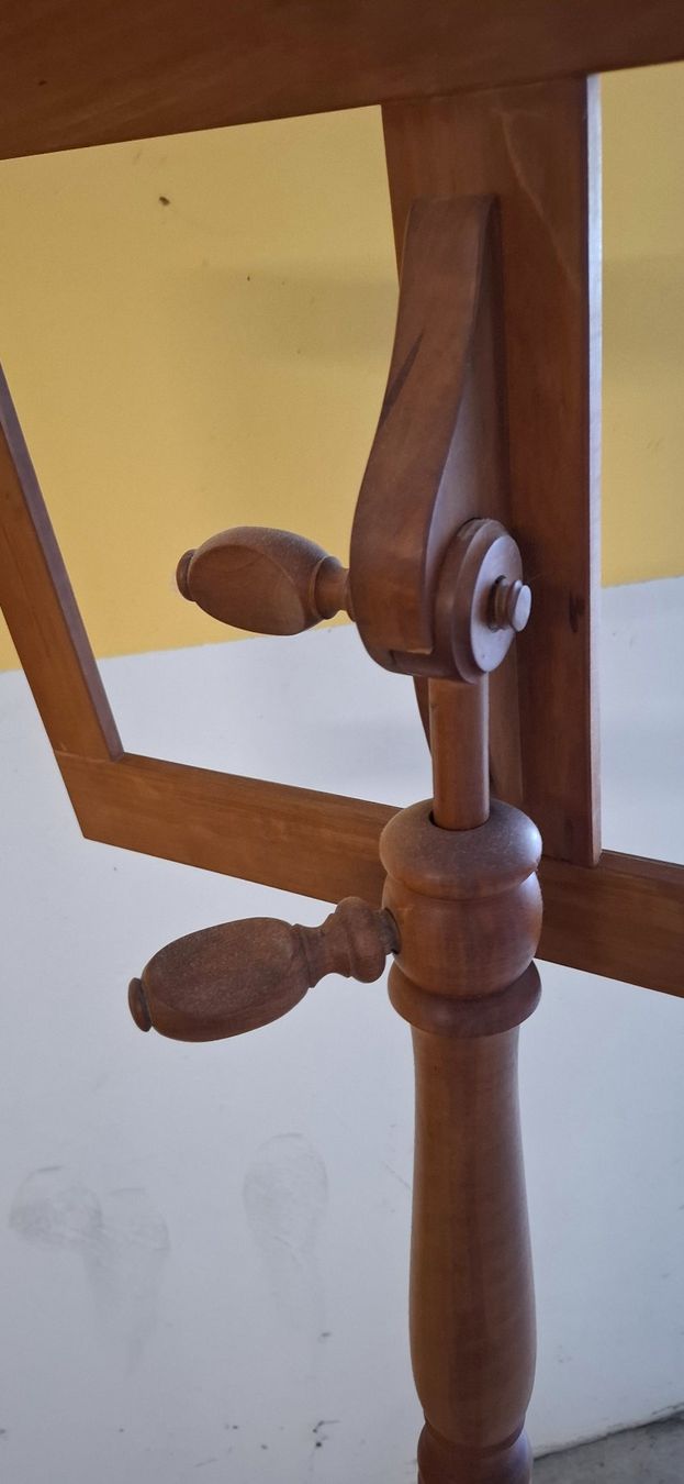 Supporti per strumenti musicali & leggii: In edelmholz gefertigeter NOTENSTÄNDER – Usato da Eschenbach LU venduto da neg_zw6v 2