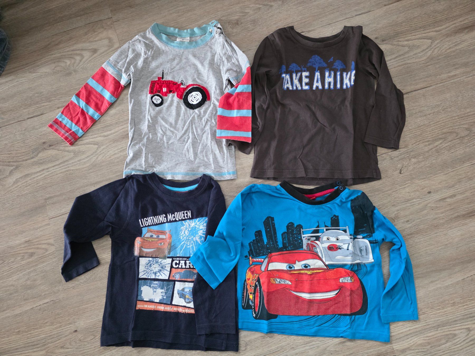 Lotti & Set di vestiti: 4 Langarmshirts in Grösse 98 – Usato da Meiringen venduto da tma_2
