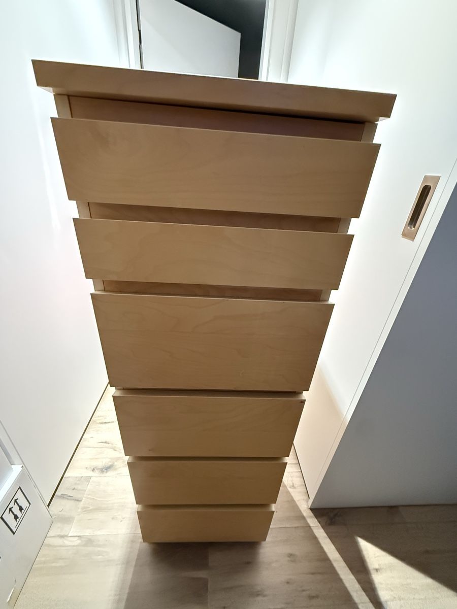 Ikea Cassettiere: IKEA Malm Kommode mit Spiegel – Usato da Rapperswil SG venduto da carolevera