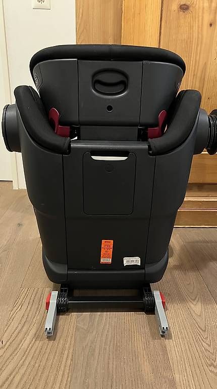 Seggiolini per auto: Kindersitz Britax Römer Kidfix 3 M – Usato da Therwil venduto da StephaniePoloni 2