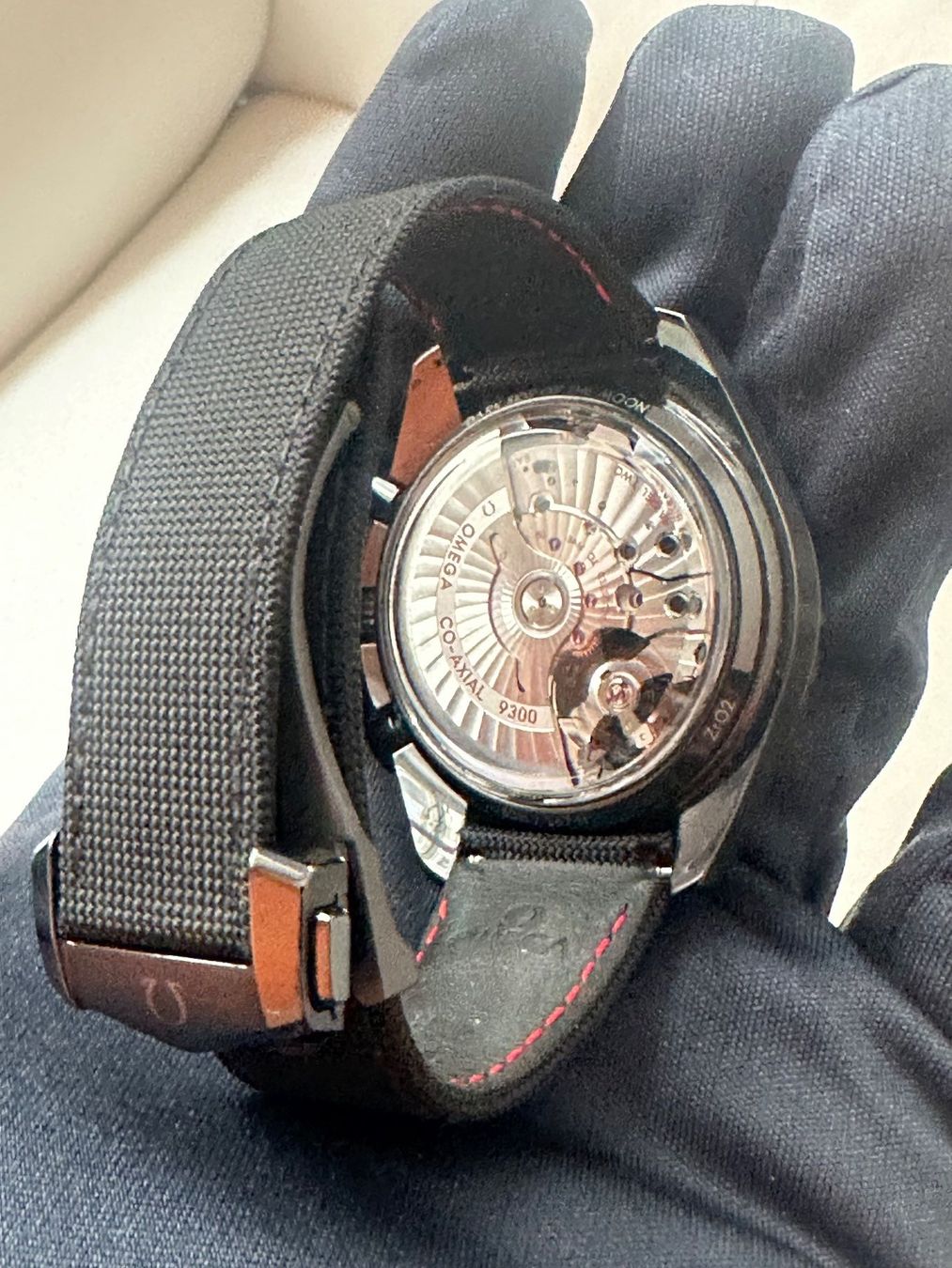 Omega Montres: Omega Speedmaster Dark Side of the Moon Black 44mm Keramik – Neuf (Voir description) à Luzern par watch-collection 4