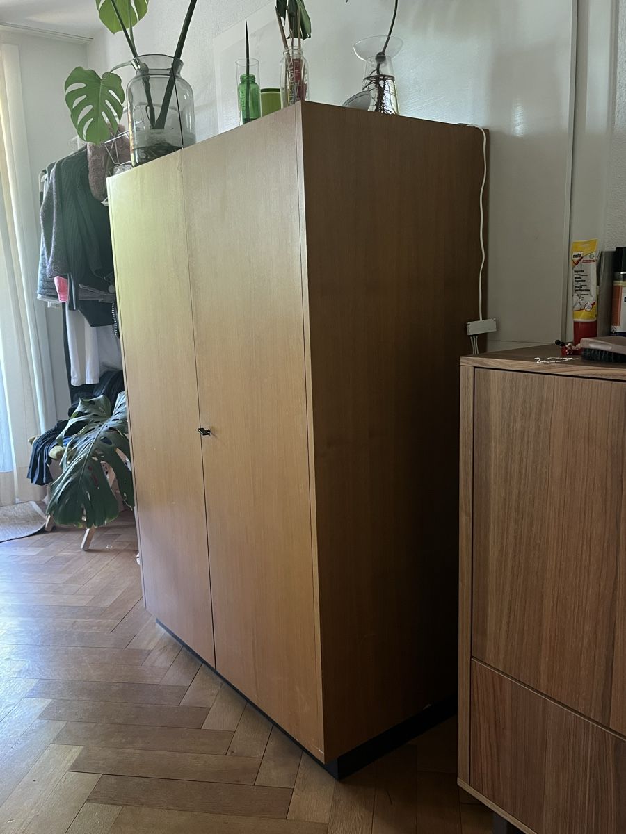 Armadi: vintage Holzschrank – Usato da Steffisburg venduto da viv_5tqt 1