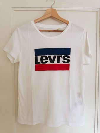 Levi's T-Shirt | Grösse S, weiss, neuwertig