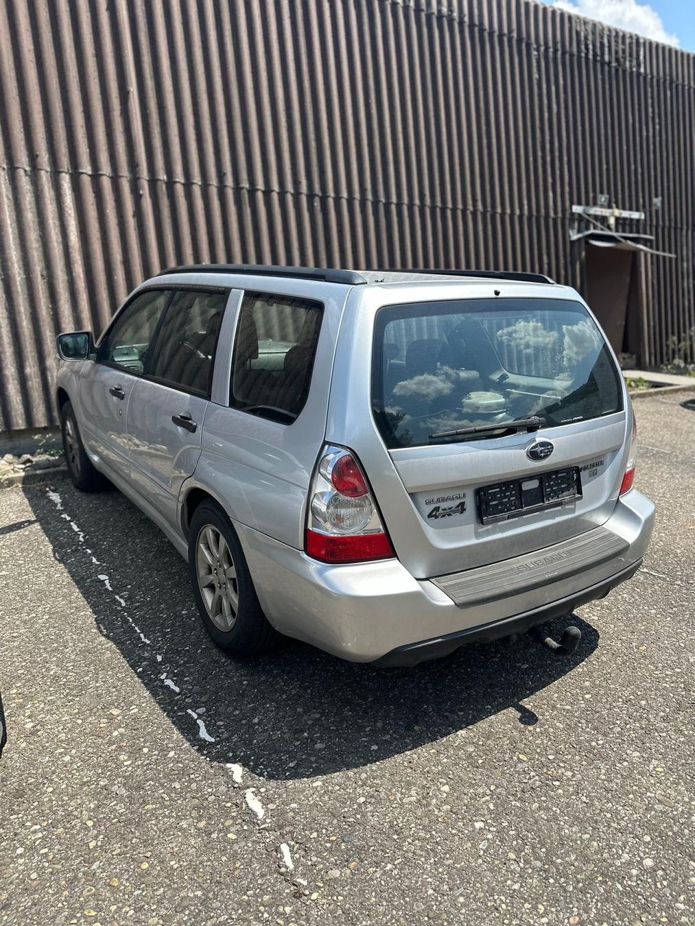 Subaru Automobili: Subaru Forester 4x4 Silber Gebrauchtwagen – Usato da kehrsatz venduto da AutocenterKehrsatz 2