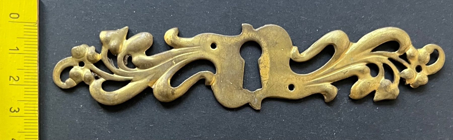 Eisenwaren: Schlossblech Messing Antik, goldfarben – Gebraucht aus Ostermundigen von DaxKarten-75