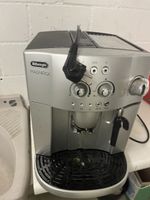 DeLonghi Magnifica Kaffeemaschine silber guter Zustand