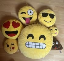 Lot de 7 coussins Emoji en peluche 