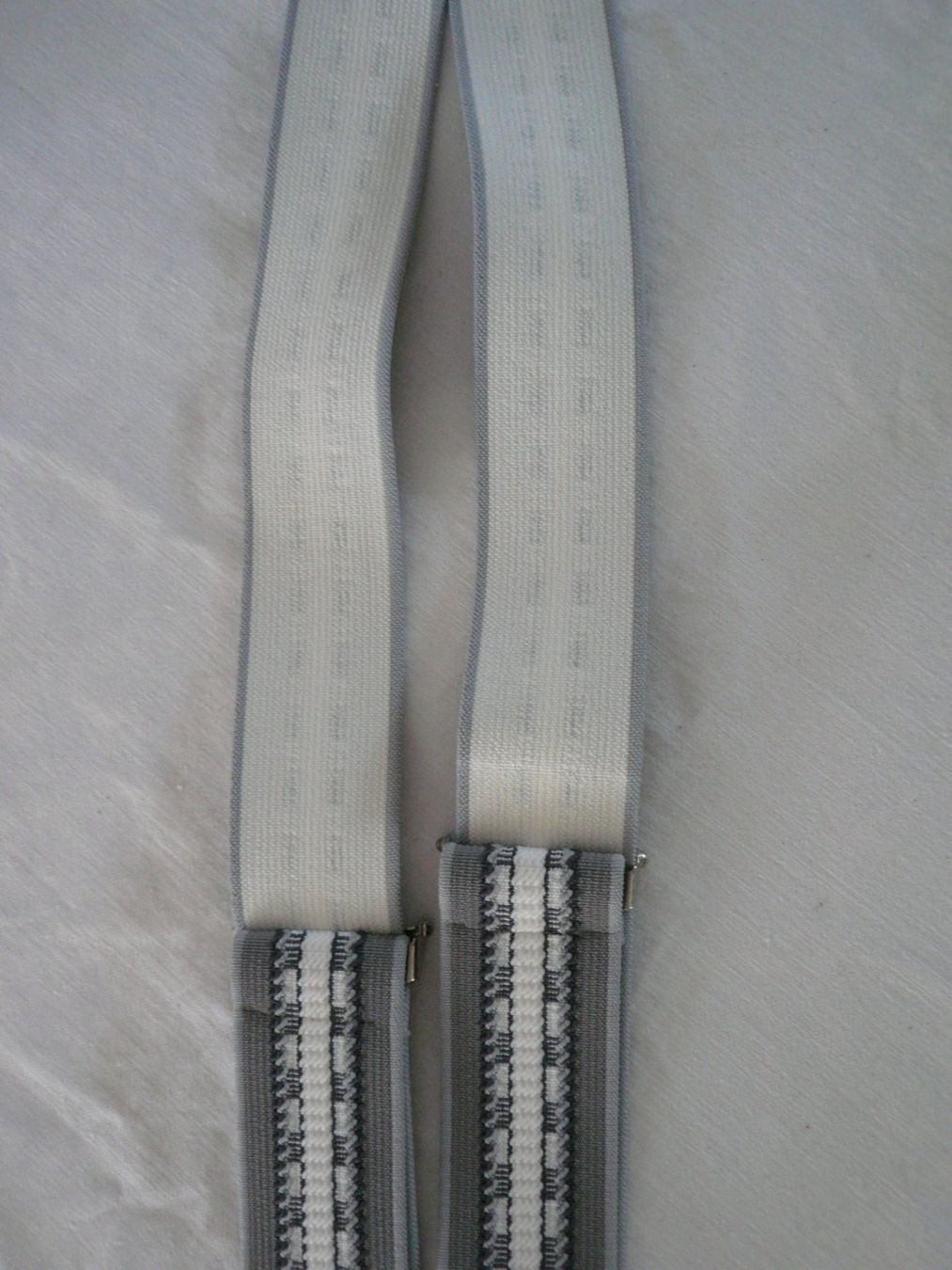 Autres vêtements & accessoires: Hosenträger grau-weiss gemustert – Neuf (Voir description) à Rotkreuz par Busa17 2