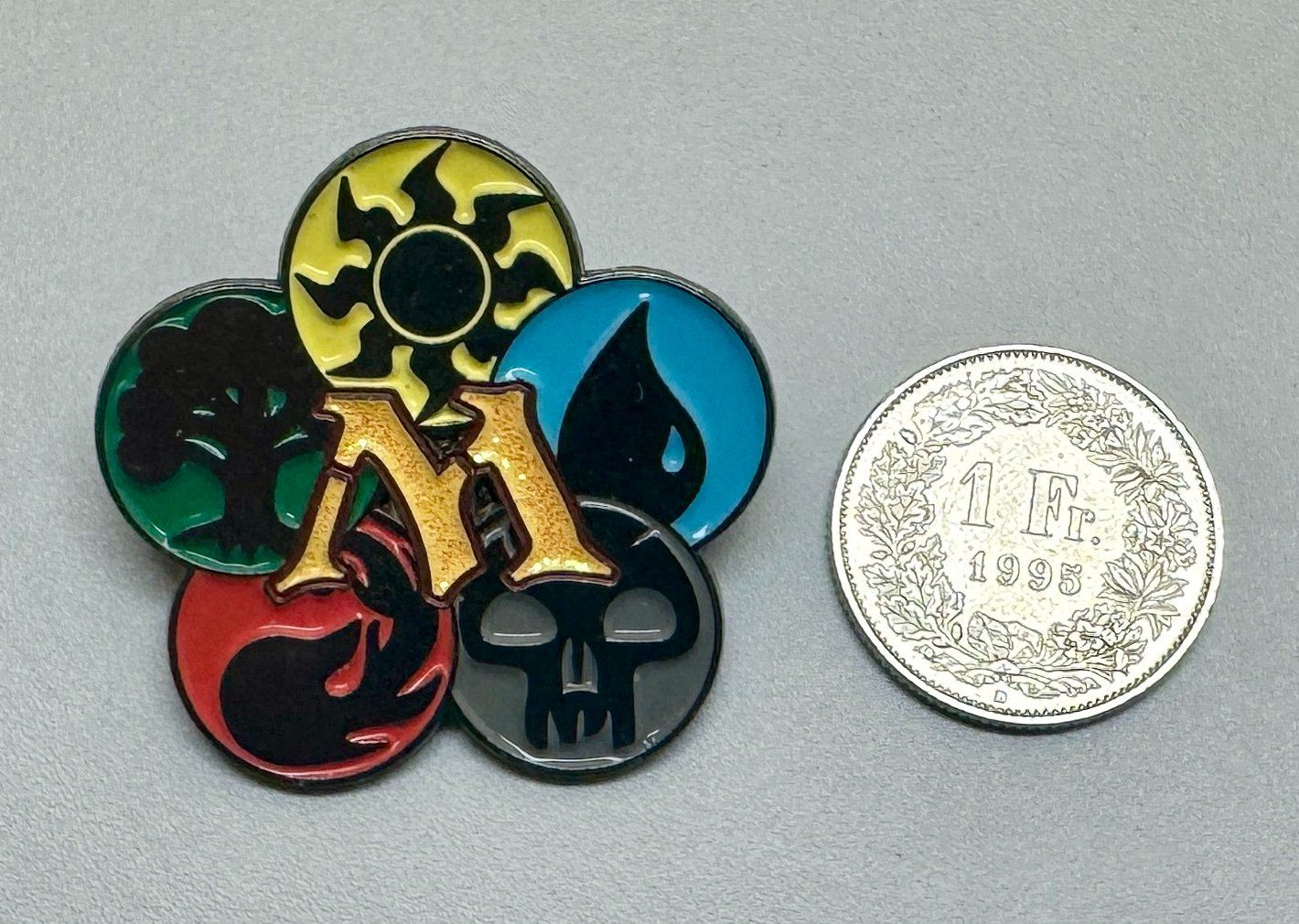 Magic The Gathering Sammelbilder & Trading cards: Magic the Gathering Pin Manasymbole – Neu und originalverpackt aus Rechthalten von hosme_be 1
