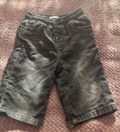 2 Coole 3/4 Jeans  von Reserved, Grösse 140
