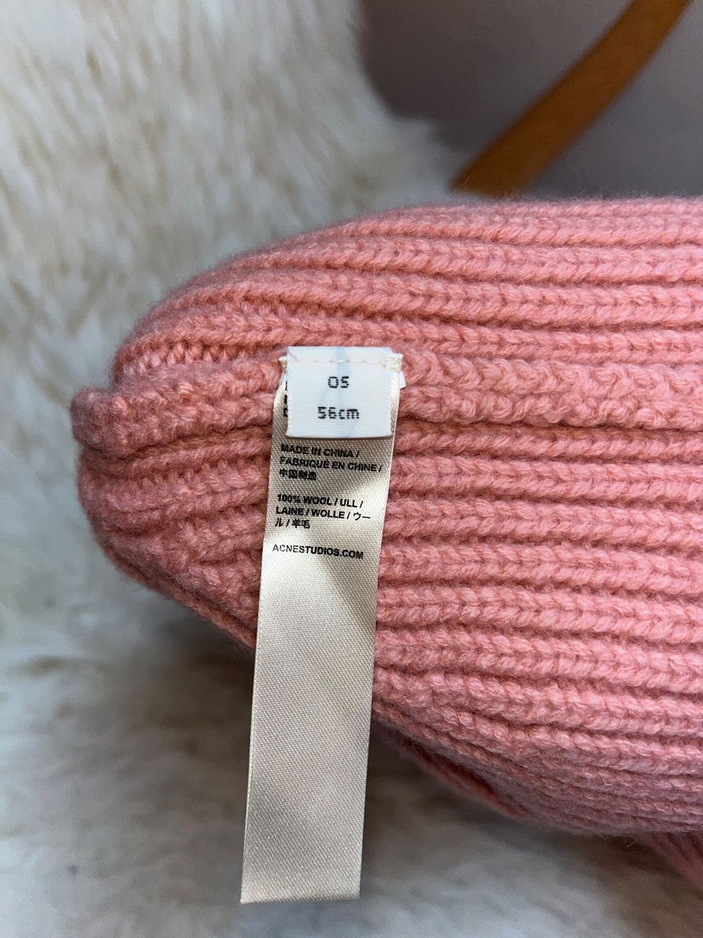 Copricapi, berretti & cappellini: Acne Studios Gerippte Mütze mit Gesicht-Patch rosa – Usato da Riet (Neftenbach) venduto da kim_gfw6 5
