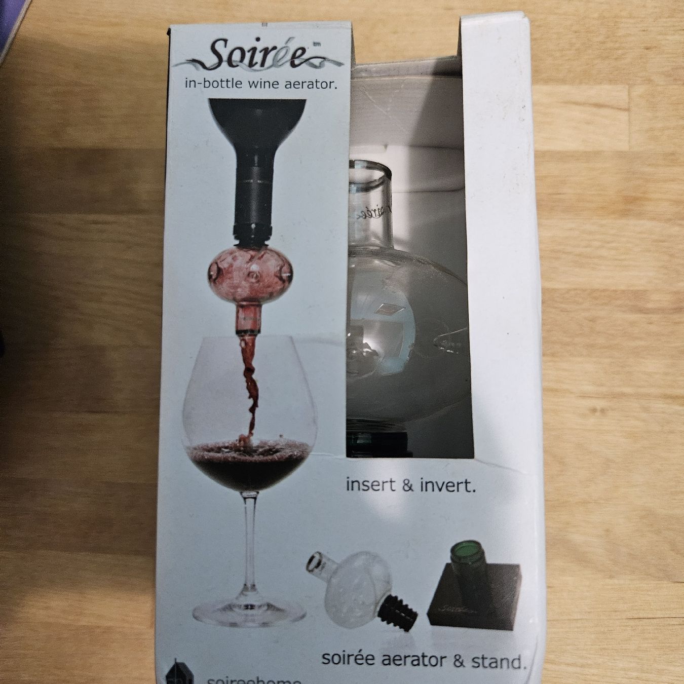 Vino: Soirée in-bottle wine aerator with stand new – Nuovo (secondo la descrizione) da Basel venduto da Melibu
