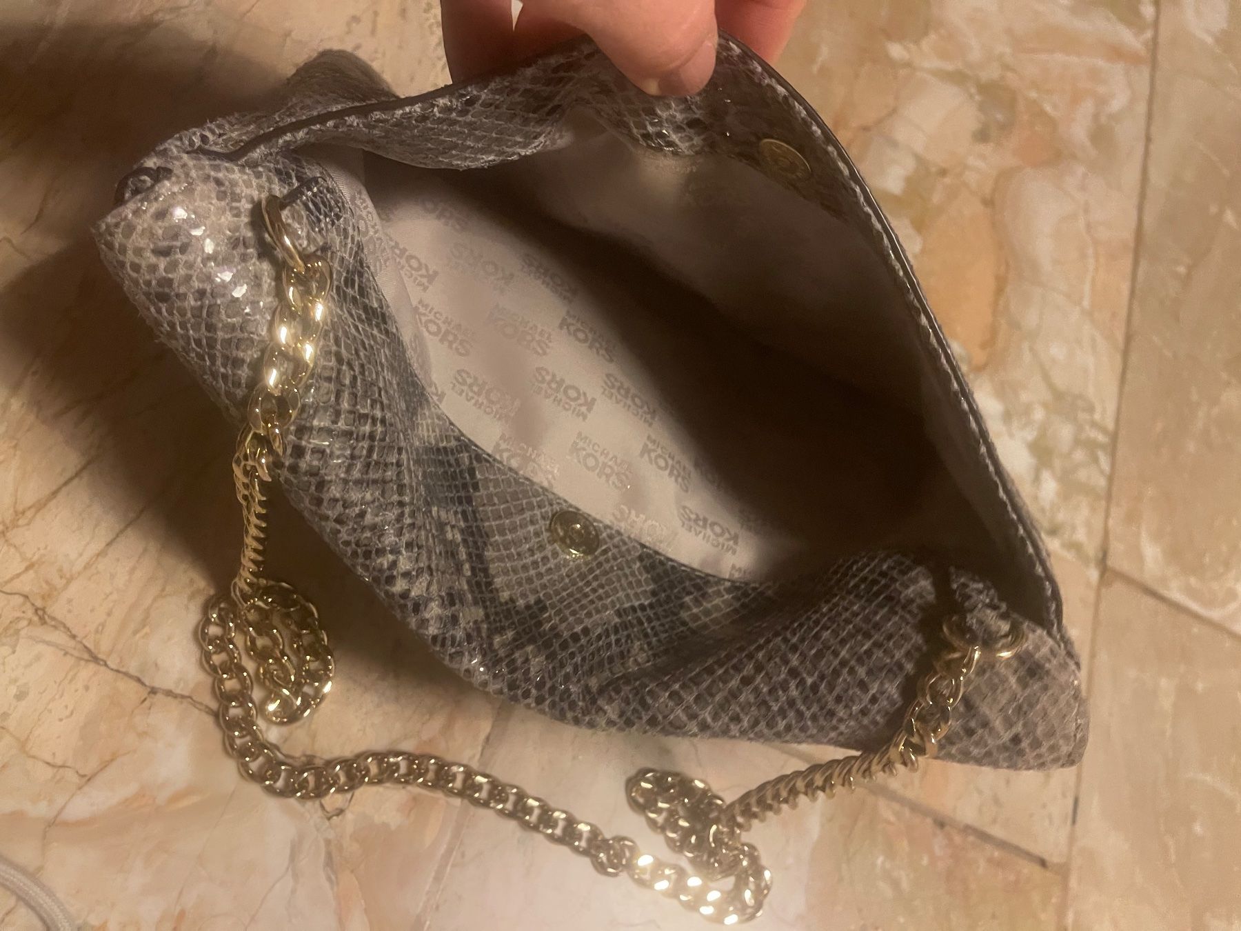 Michael Kors Borse da donna: Michael Kors Schlangenlederoptik Clutch – Nuovo (secondo la descrizione) da Dietikon venduto da Nieselchen 3
