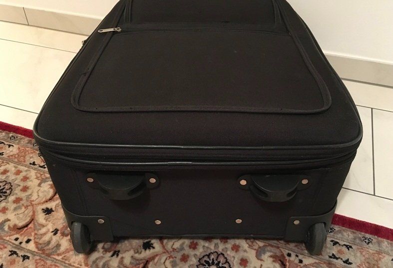 Valigie: Rollkoffer ca. 48x65 x 22 (28) cm – Usato da Mellingen venduto da RigaOper 2