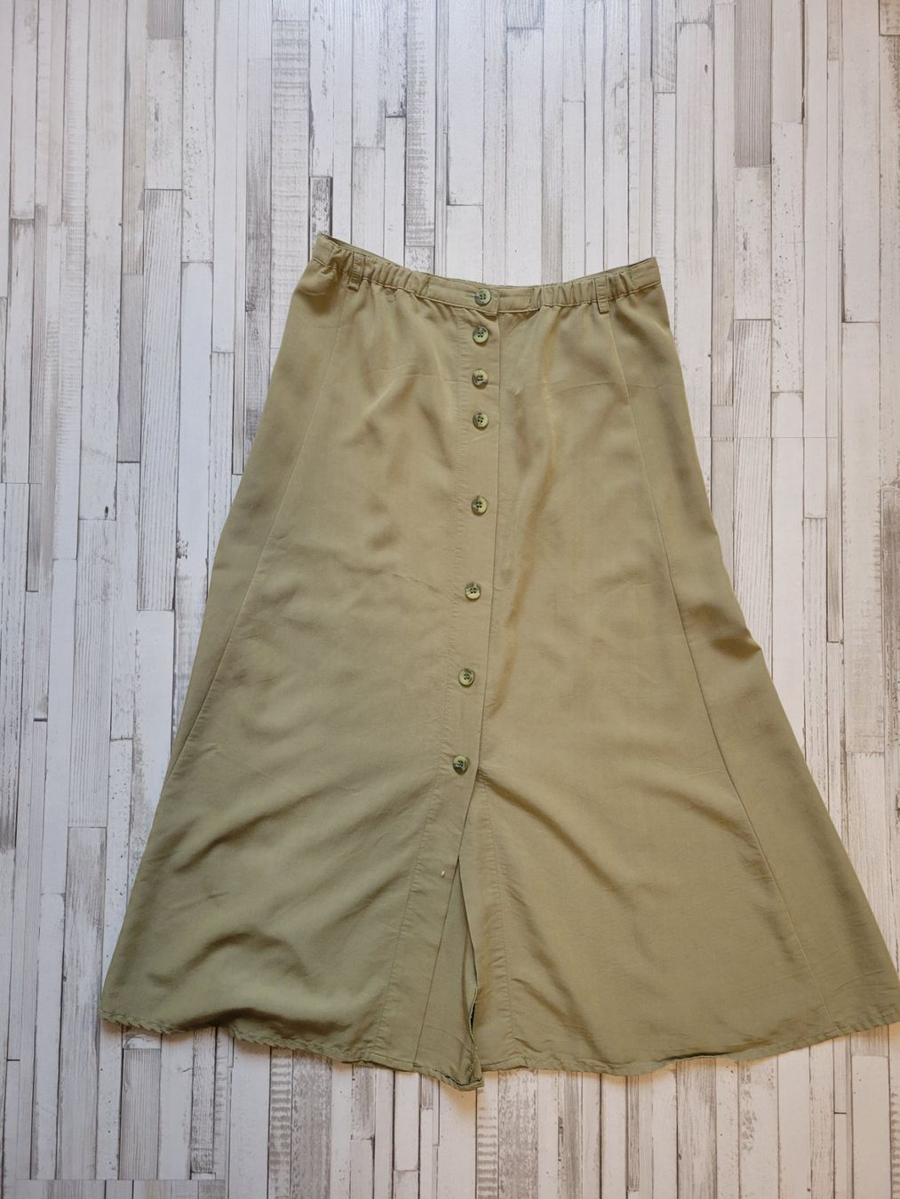 Gonne: Jupe d'été longue, taille élastique, couleur olive – Usato da Delémont venduto da Osamuwuu
