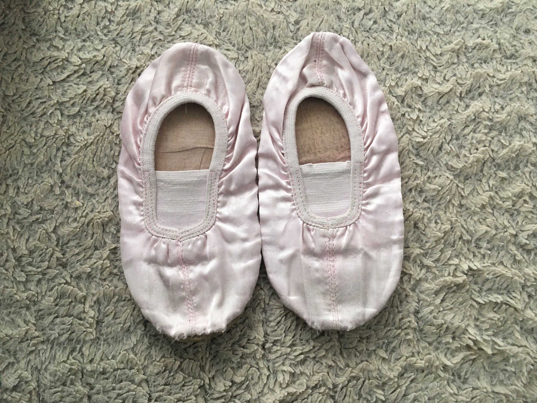 Schuhe für Mädchen: Ballett/Turnschläppli Gr. 25/26 – Gebraucht aus Gächlingen von Tara_devi