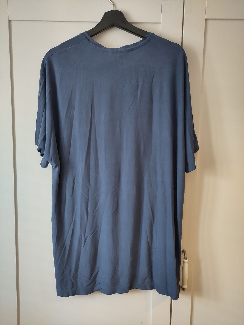 T-shirt: blaues T-Shirt gebraucht – Usato da Basel venduto da L.m.m.p 1