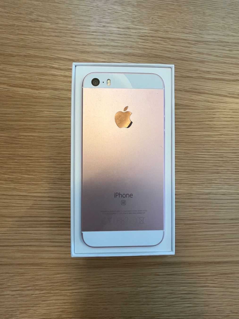 Apple Telefoni cellulari / Smartphones: iPhone SE Rose Gold – Usato da Unterlunkhofen venduto da scouser89 2
