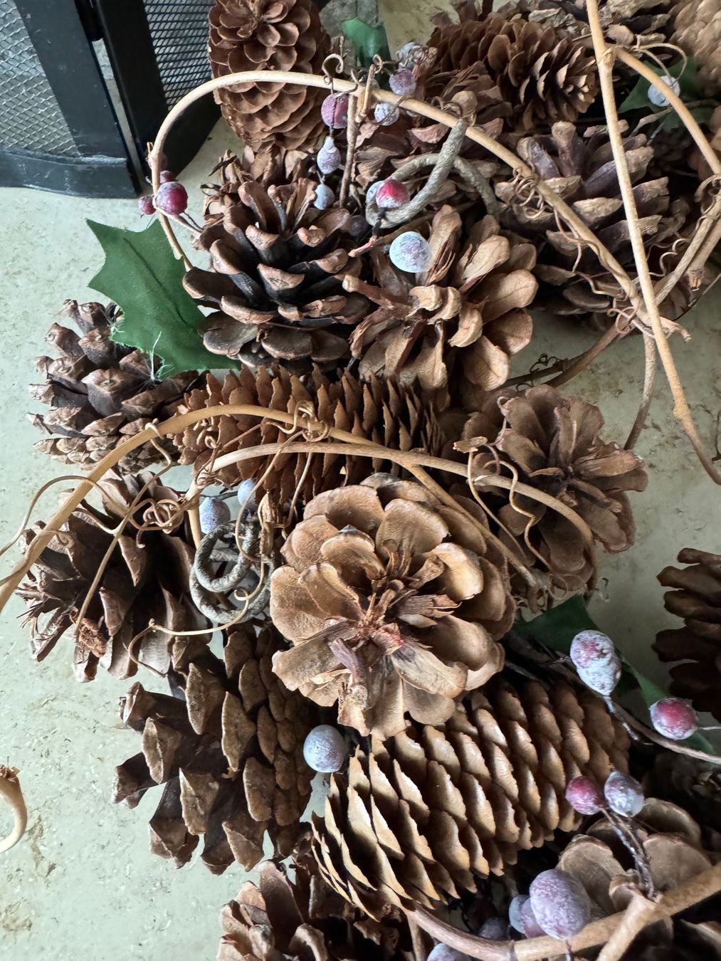 Toutes les décorations: Weihnachtskranz mit echten Tannenzapfen 40 cm Durchmesser – D'occasion à Kirchdorf AG par coco123 2