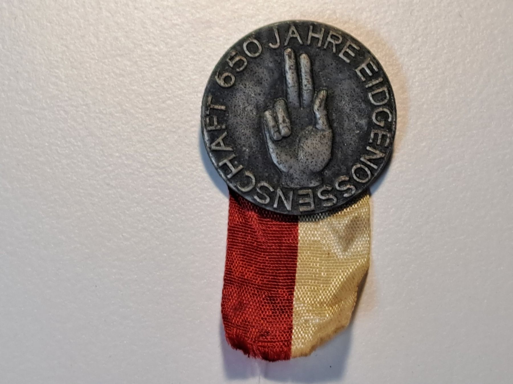 Spille & Fermagli: Plakette 650 Jahre Eidgenossenschaft 1941 – Usato da Bilten venduto da ecobi