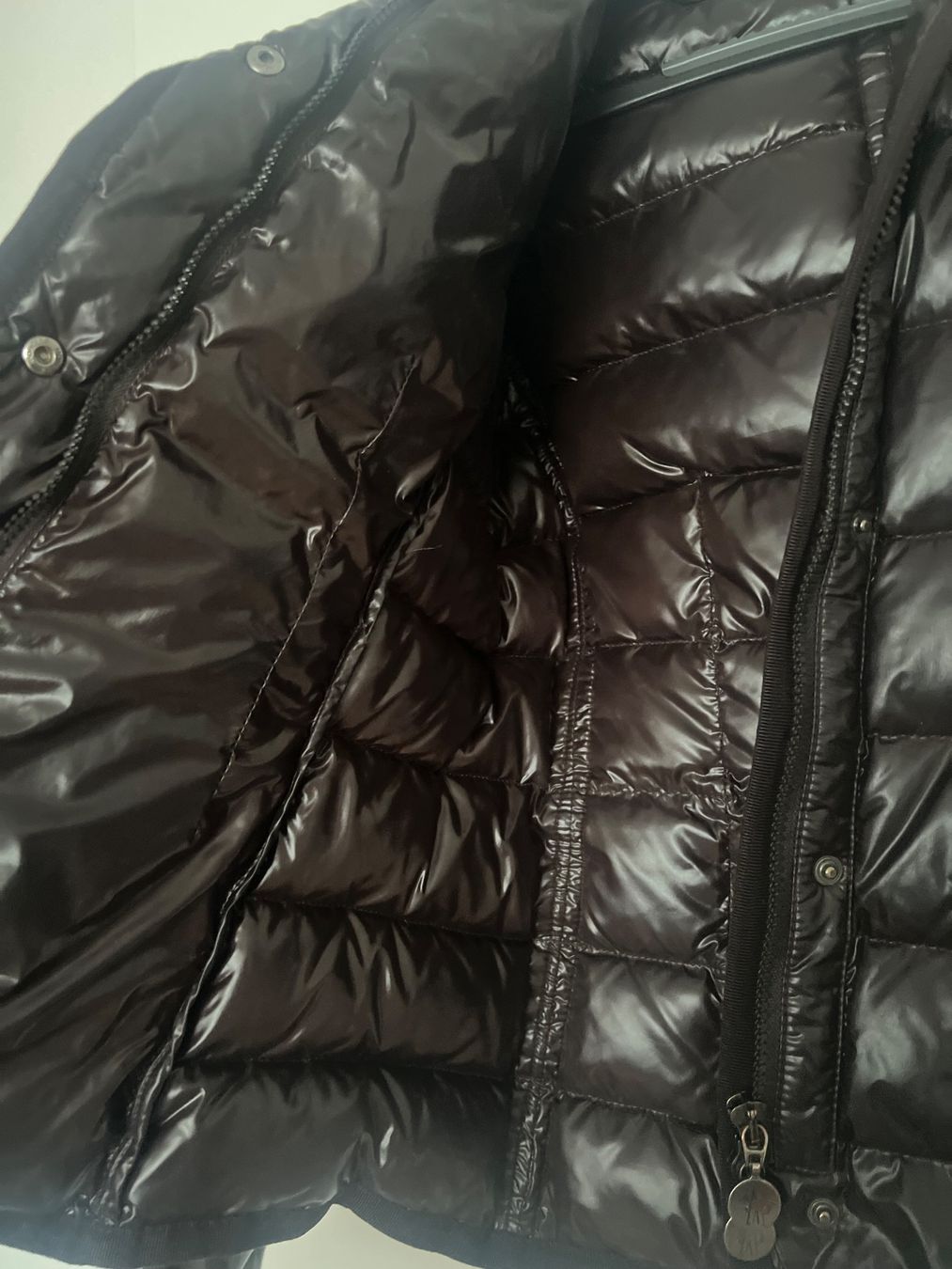 Moncler Vestes: Wunderschöne Moncler Winterjacke – D'occasion à Ostermundigen par emi_pbs6 7