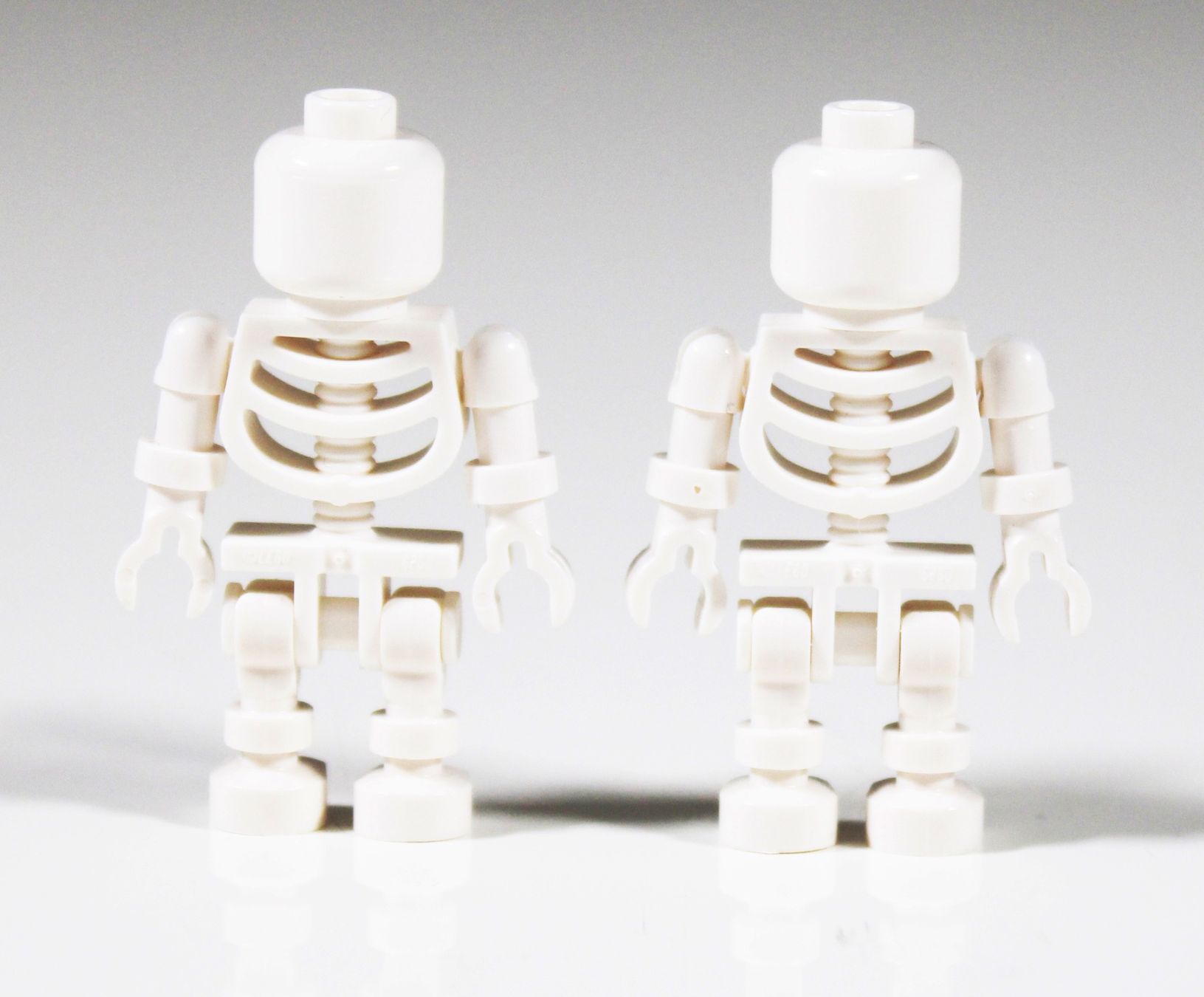 Lego Figurines: LEGO 2x SKELETT / SKELETON – D'occasion à Brüttisellen par Collector-Corner 1