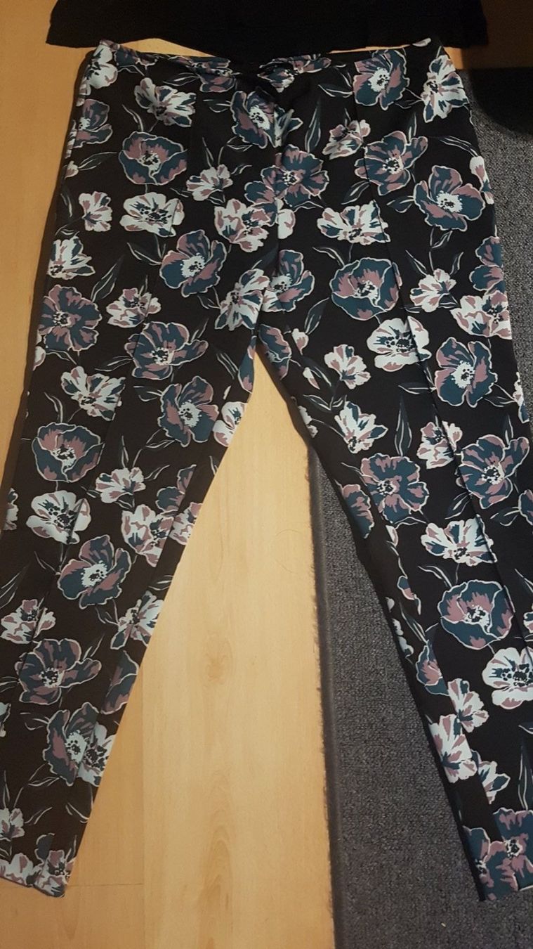 Kleiderpakete: Dammenhose + Pullover Outfit Gr.L (44) – Gebraucht aus Schöfflisdorf von CrRG21 1