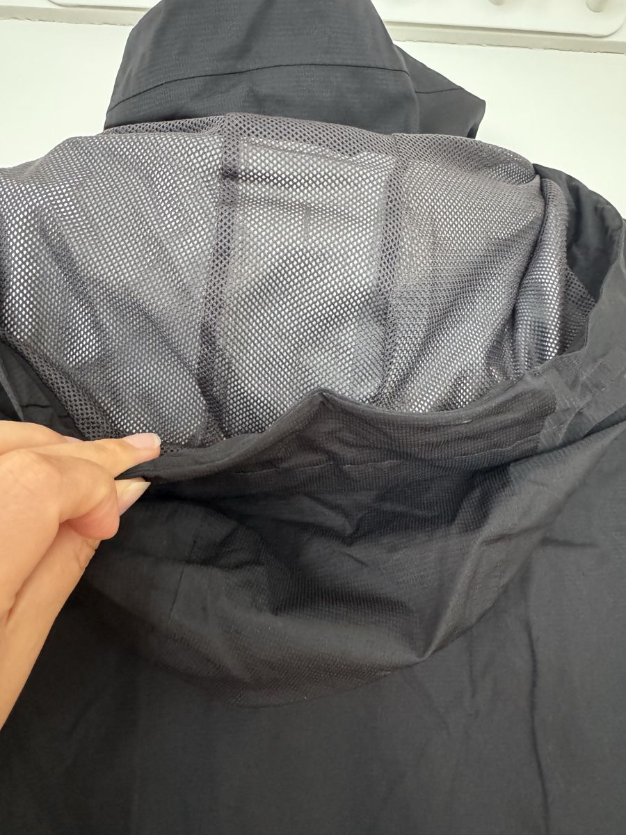 Adidas Vestes: Adidas Regenjacke schwarz – D'occasion à St. Gallen par BiancaL11 2