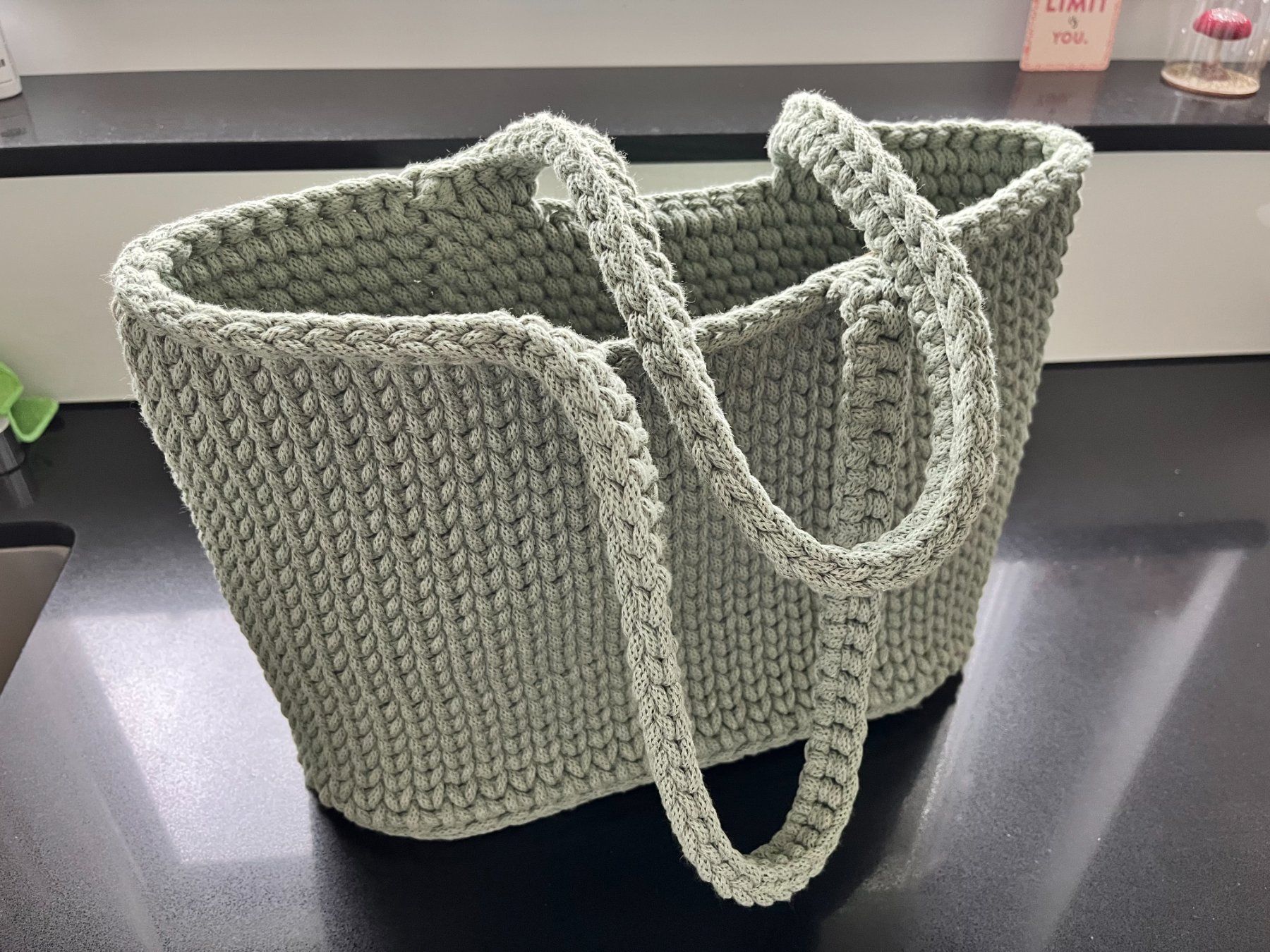 Borse da donna: Handmade Umhängetasche in eucalyptus green – Nuovo (secondo la descrizione) da Schinznach Dorf venduto da Joyce75