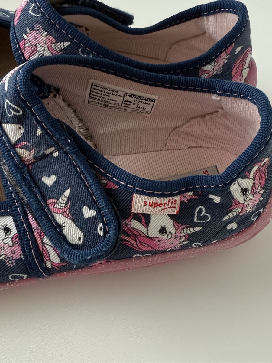Scarpe per ragazze: Superfit Hausschuhe Mädchen 33 – Usato da Dübendorf venduto da Nemo_0 1