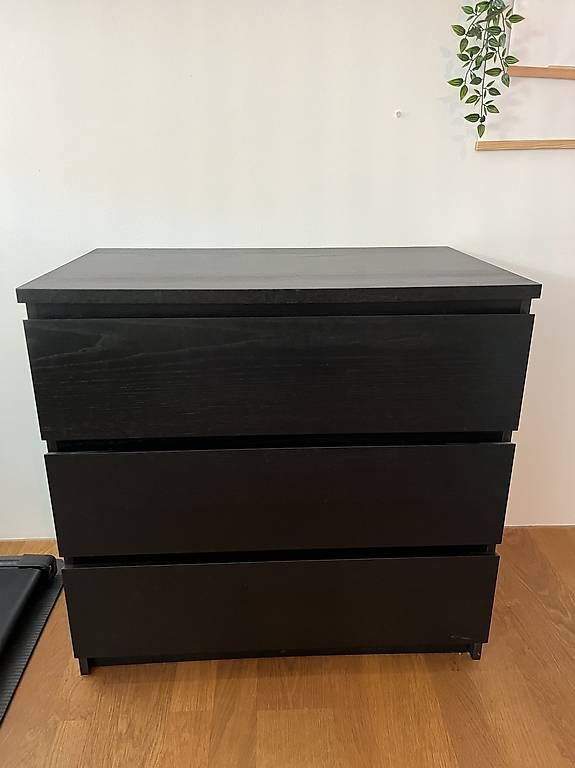 Ikea Cassettiere: Ikea Malm Kommode Schwarz – Usato da Biel/Bienne venduto da nurrund
