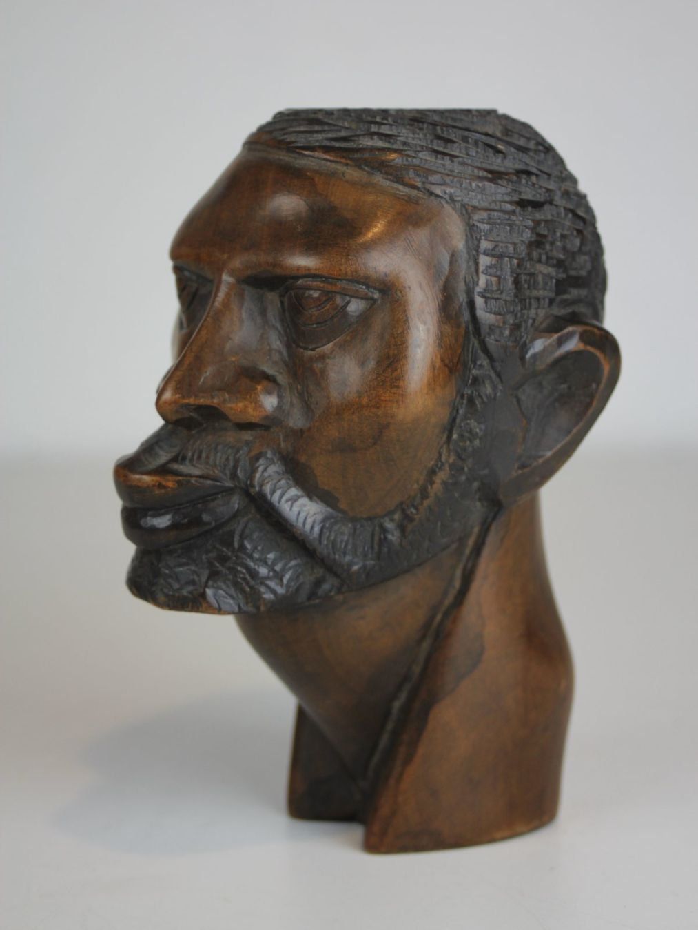 Sculture & Statue: Ebenholz Skulptur Männerkopf – Usato da Basel venduto da Kaffee_und_Kunst