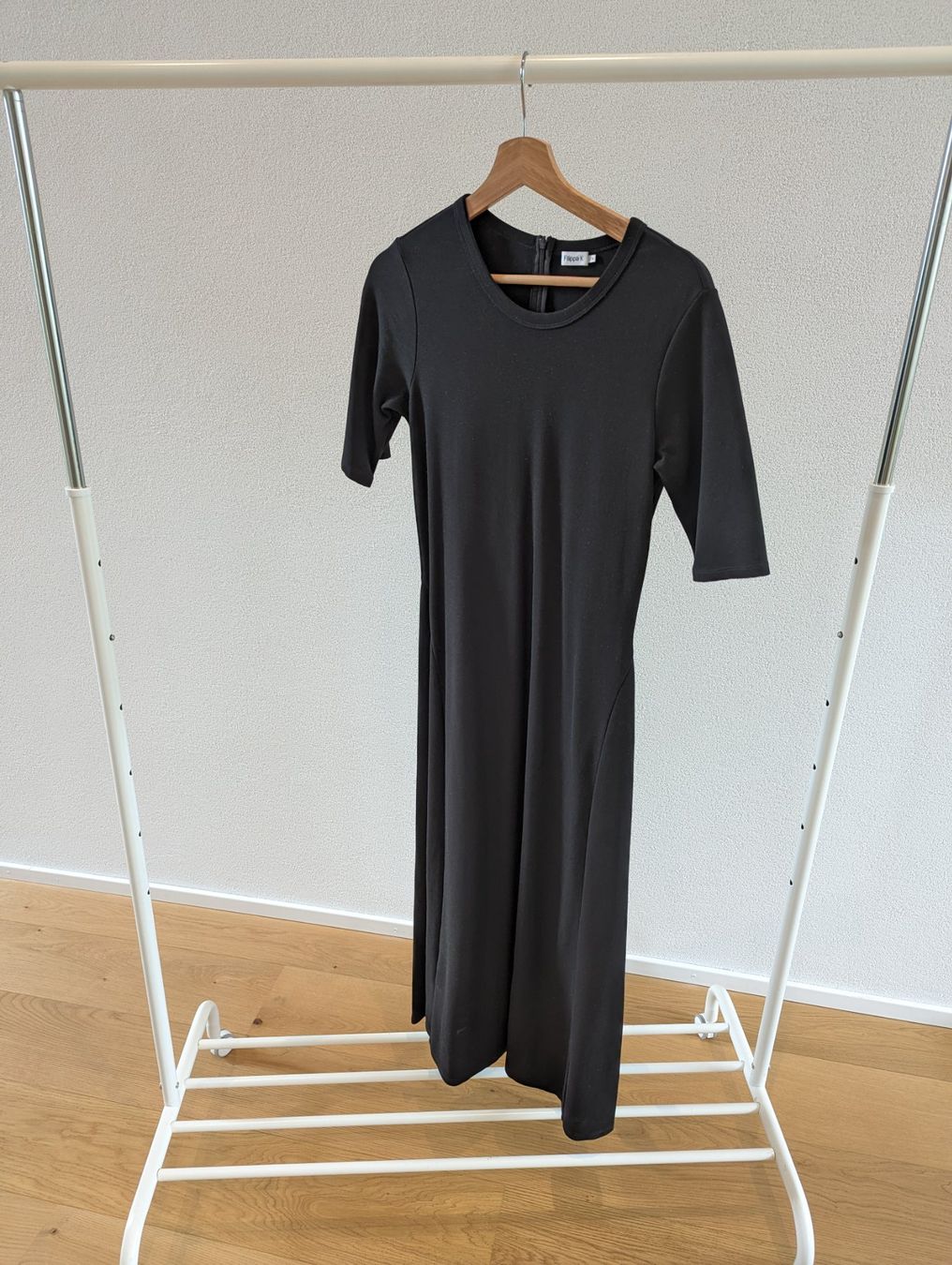 Filippa K Vestiti: Robe midi Filippa K T. S – Usato da Attalens venduto da cam_mq9h