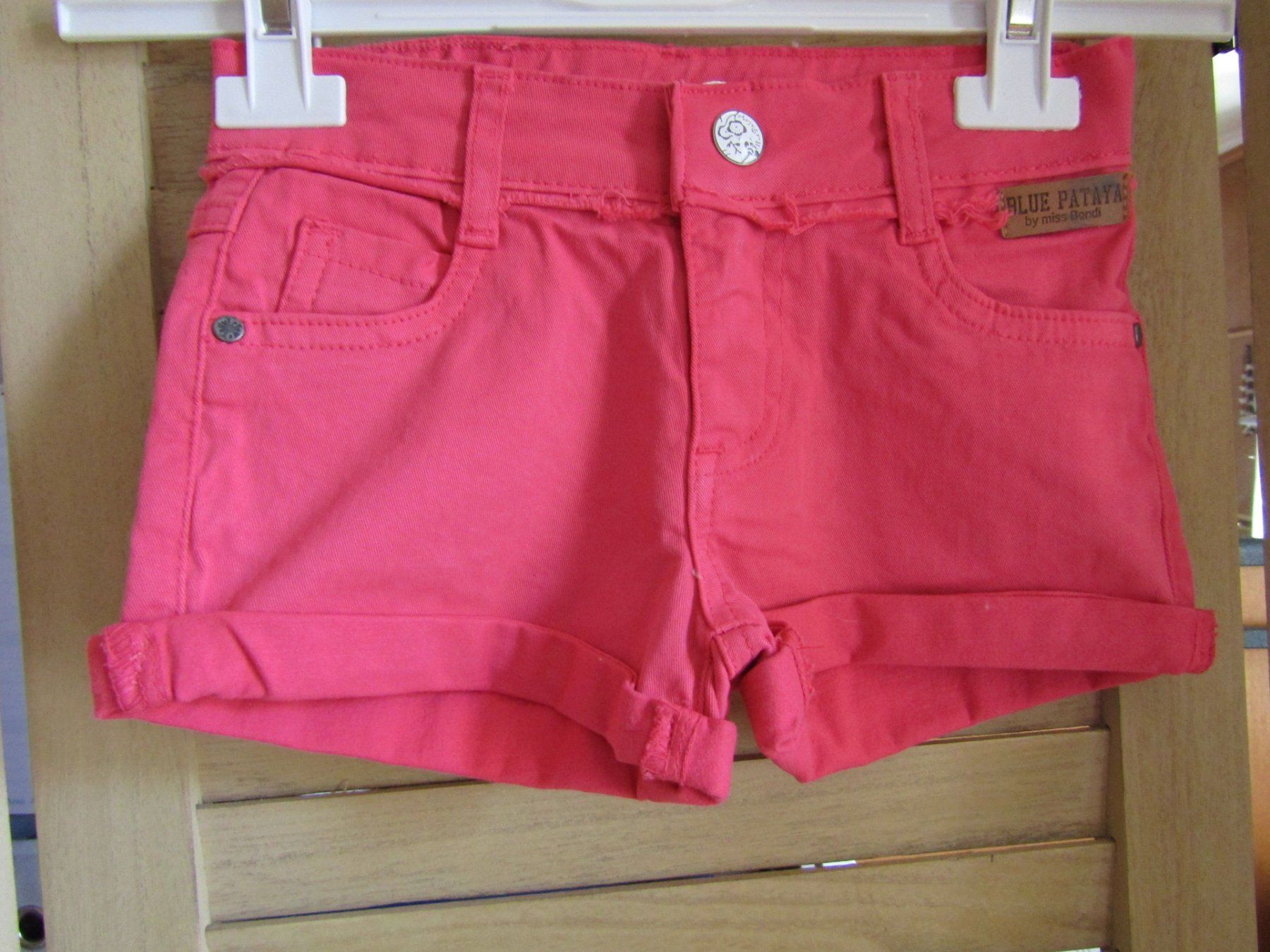 Pantaloni: Gr. 116, Denim-Shorts in Hellpink, Neuware – Nuovo e nell'imballaggio originale da Schüpfheim venduto da Tbernd