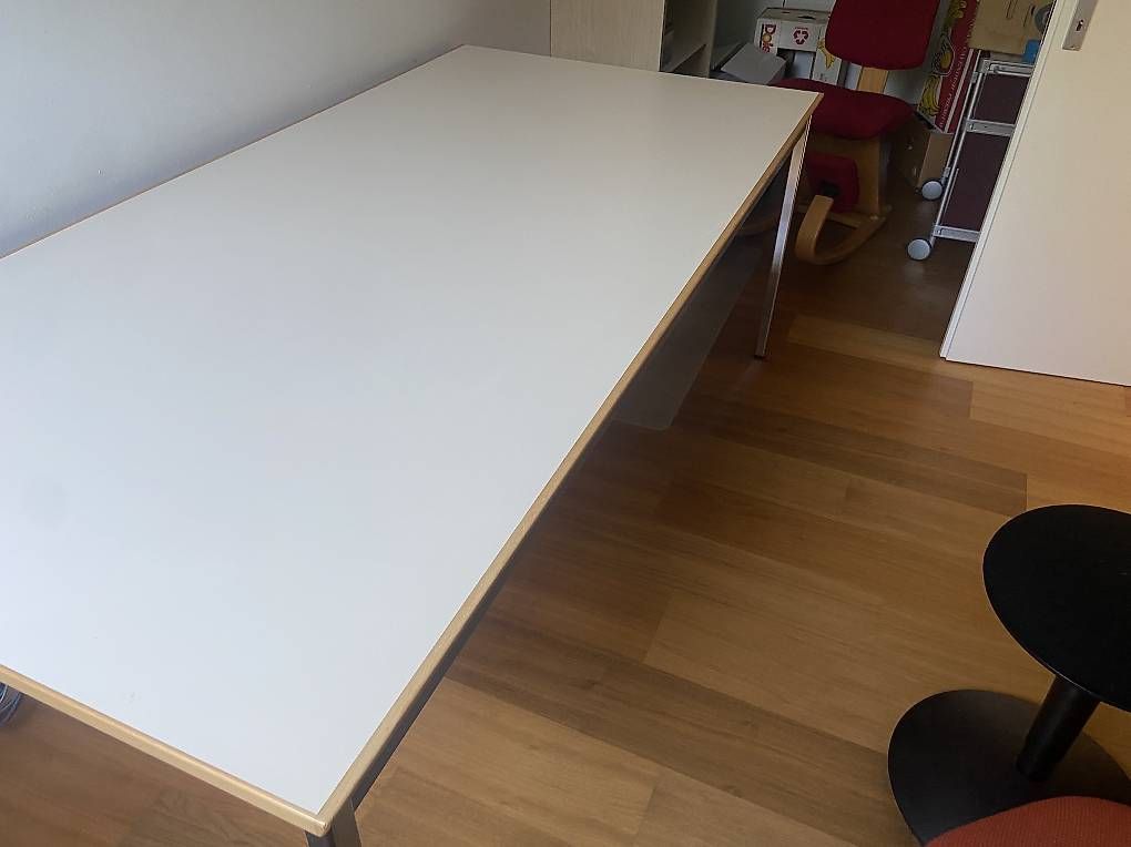 Tavoli: Schul-Arbeits-oder Sitzungstisch von L+S – Usato da Gossau ZH venduto da Tror 1