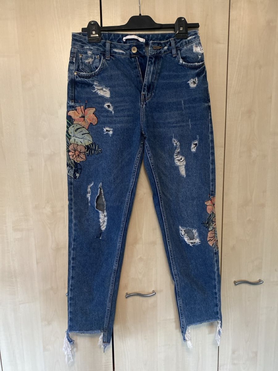 Zara Jeans: Jeans mit Blumenstickmuster Gr. 36 – Usato da Gränichen venduto da cat_lady