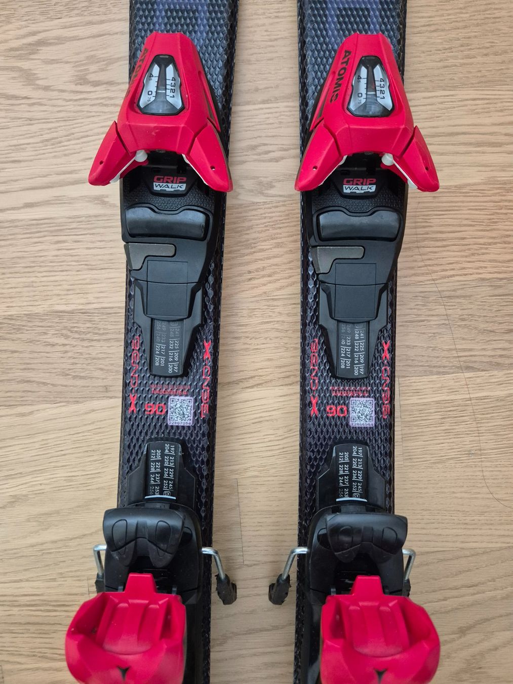Atomic Sci: Atomic Redster J2 Kinderski mit Bindung 90cm – Usato da Pfäffikon SZ venduto da Ka6ka 1