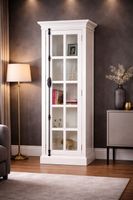 Elegante Vitrine im klassischen Stil – zeitlose Schönheit