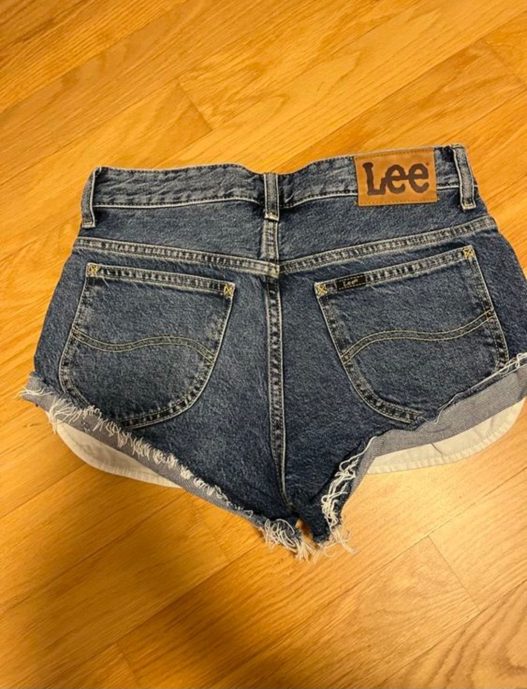 Lee Jeans: Lee Rider Jeans Shorts, W27 – Usato da Sursee venduto da hypnoticpoison 1